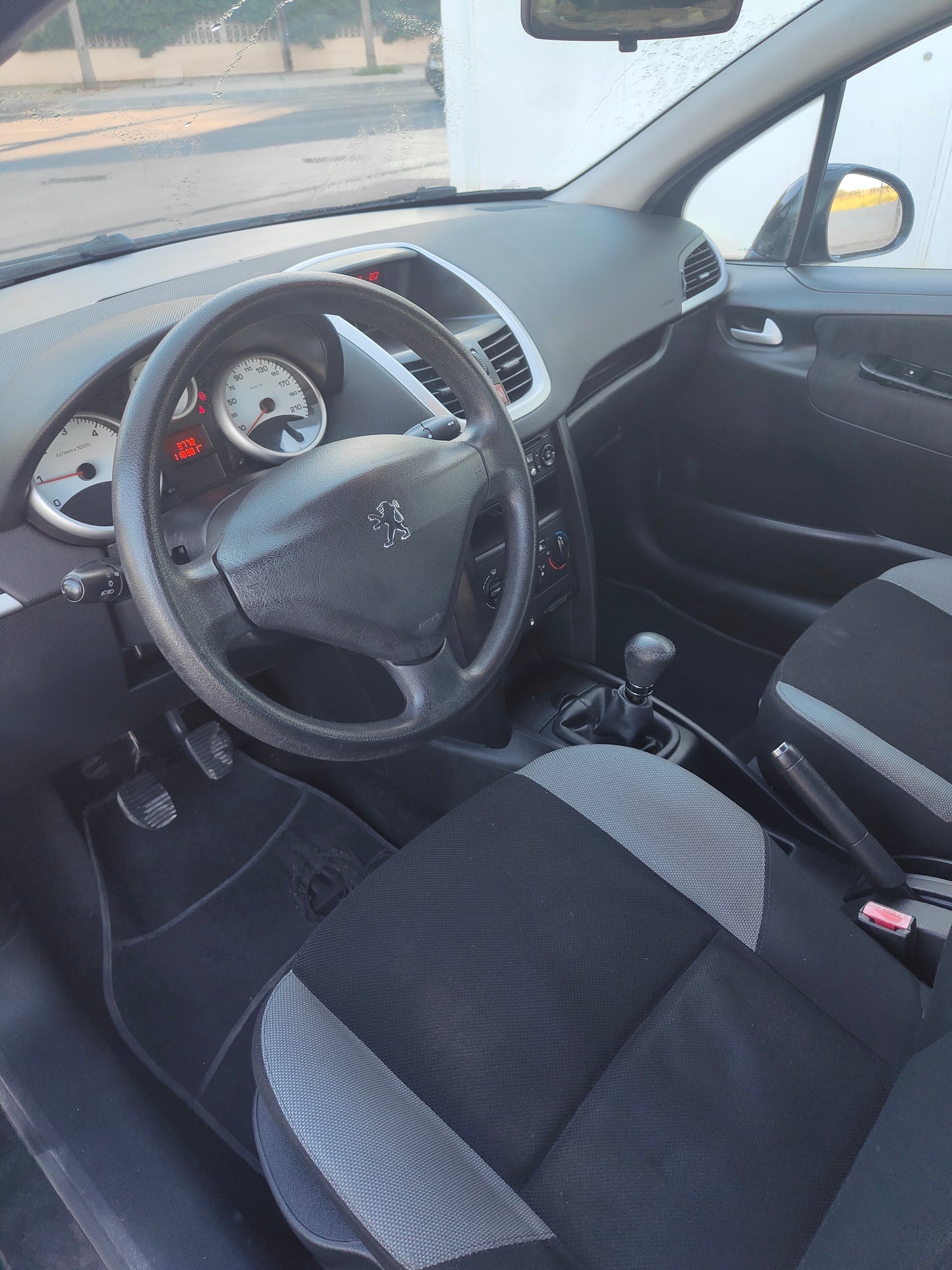 Peugeot 207 1.4 HDi